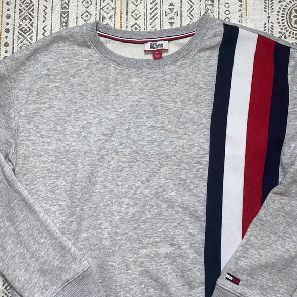 Tommy Hilfiger Women's Crew Neck Sweatshirt Medium - Picture 2 of 12